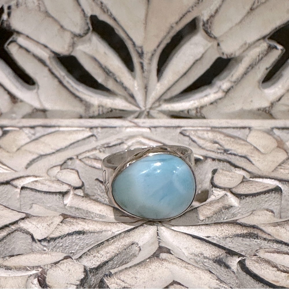 Elegant Silver and Blue Women's Ring